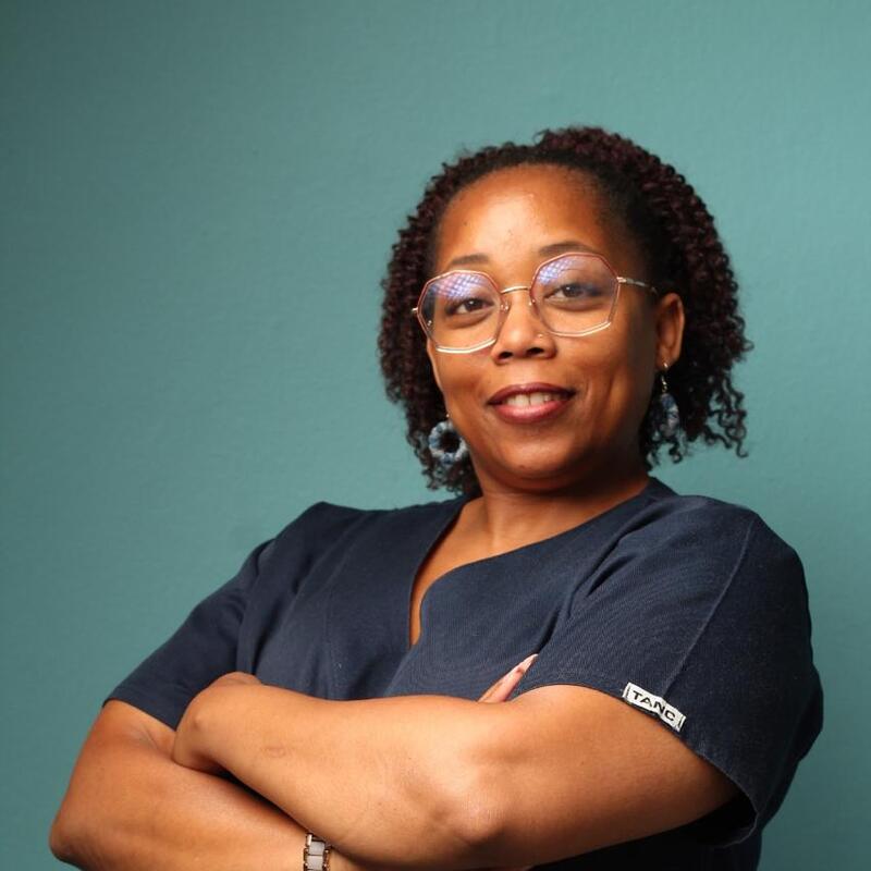 DR ODIRILE ROOI

DENTIST
BSc (Medunsa), BDS (ULim)